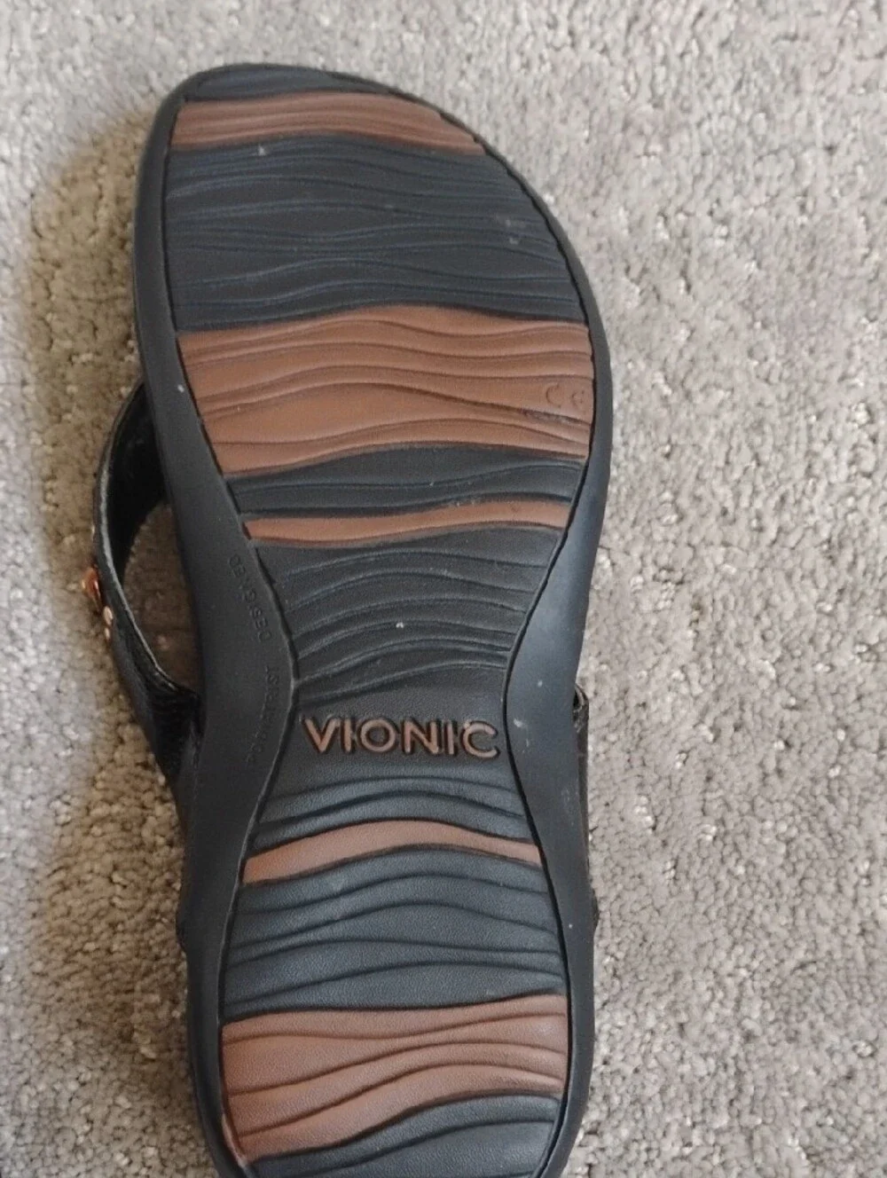 Vionic Black Sandal Thongs with Brown Gem Accents. Women's 8.